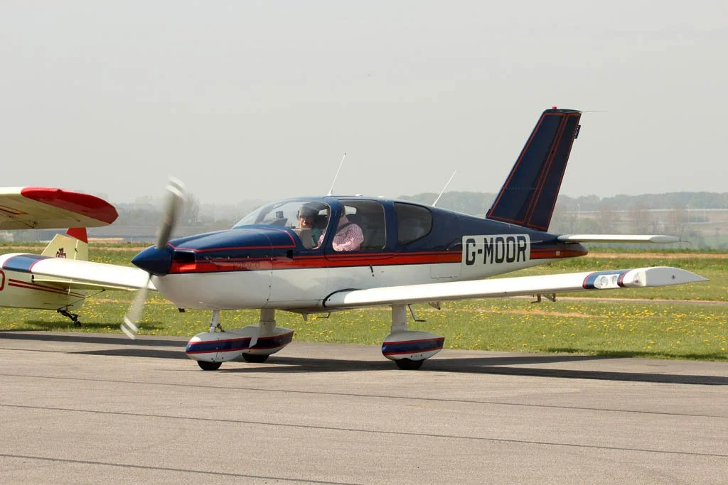D12-813 (G-MOOR).jpg