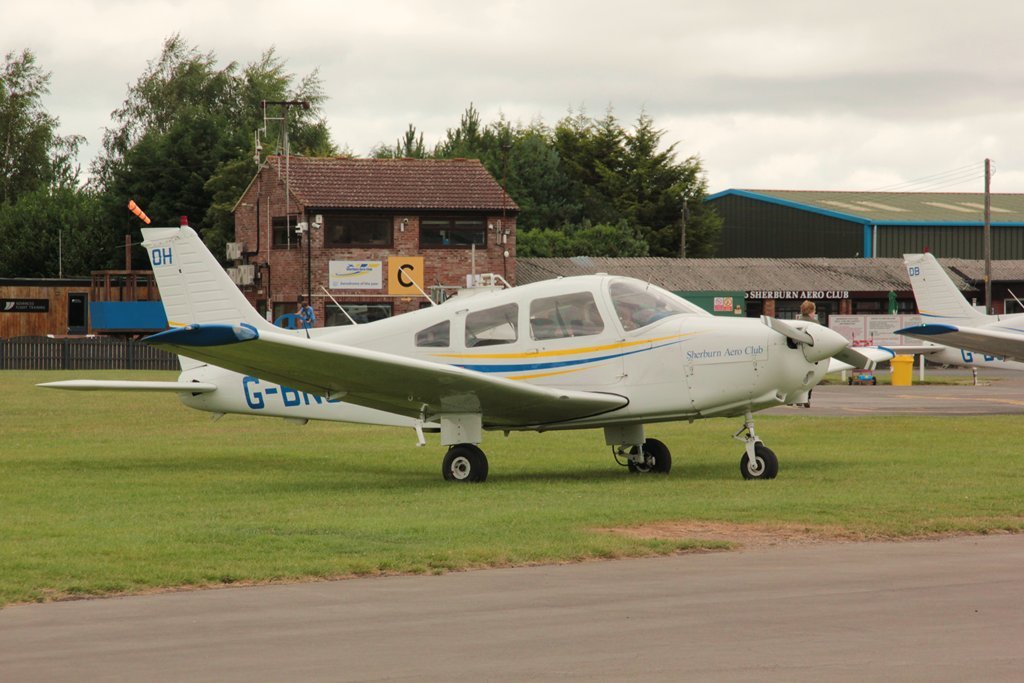 26Jul05_G-BNOH_(1)_SR