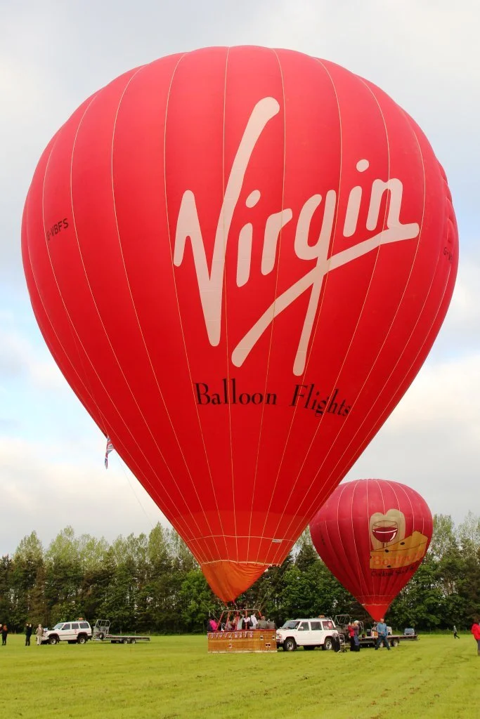 D8-822 (G-VBFS_G-YUMM)