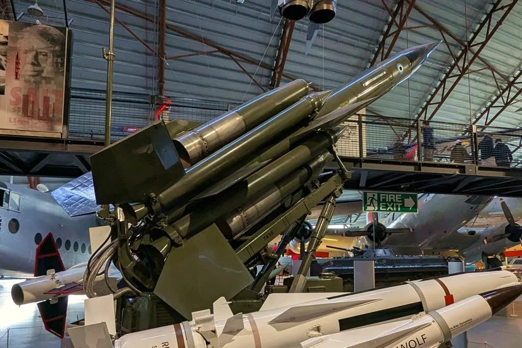 25Oct27_Missile_(3)_SR