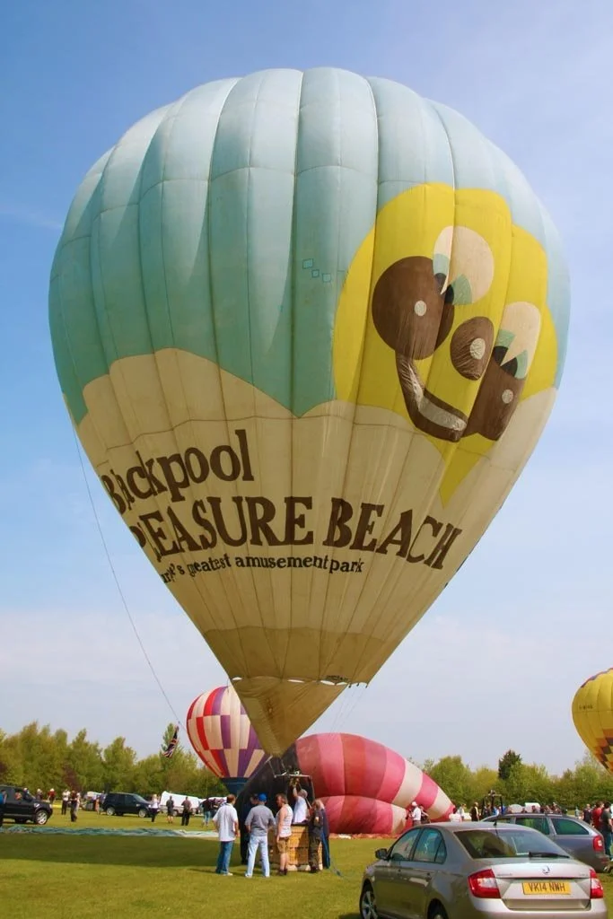 D12-700 (G-BMLJ).jpg