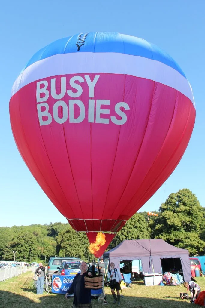 D11-230 (Busy Bodies)