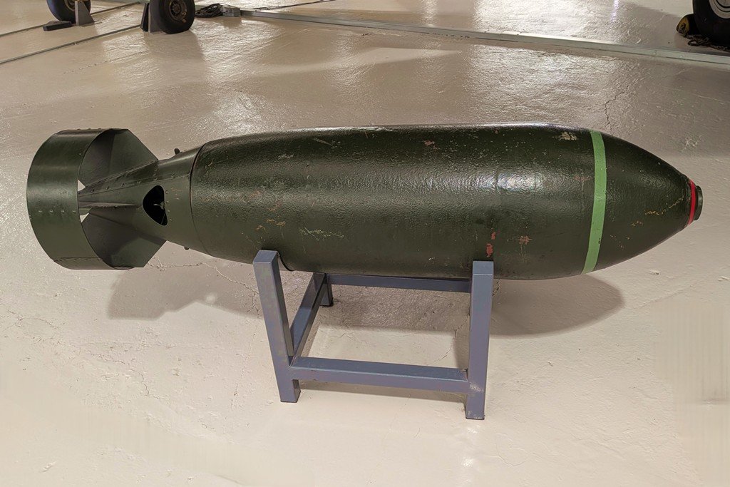 26Jun12_Missile_(10)_SR (General Purpose Bomb)