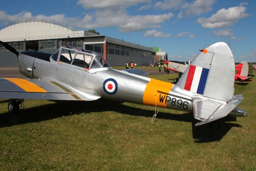 26Jun12_G-BWVY_WP896_(1)_SR