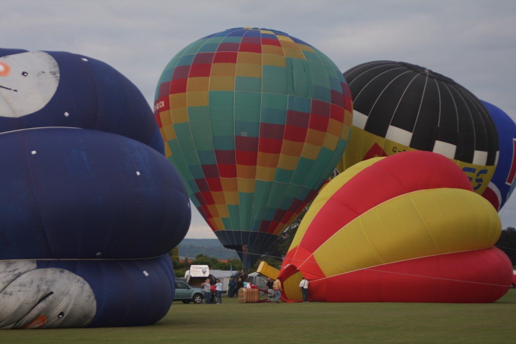 D4-335 (G-SNOW, OJEN, BXCN, BXDZ, RIXY).JPG