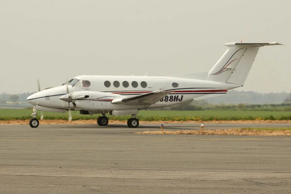 D12-618 (N888HJ).jpg