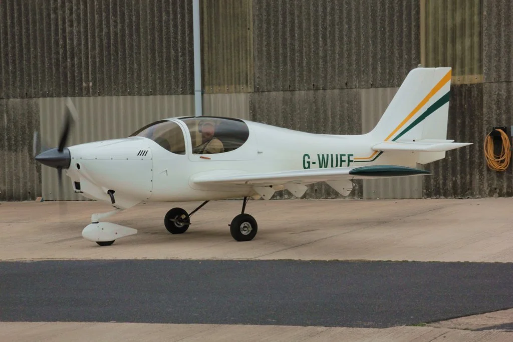 26Jul05_G-WUFF_(2)_SR