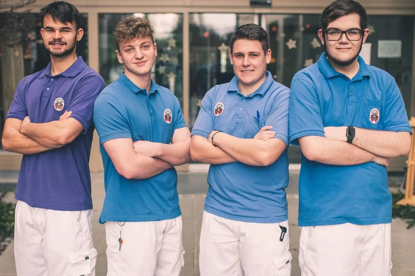 Menpower

Jedes Jahr unterst&uuml;tzen uns tatkr&auml;ftige junge M&auml;nner und absolvieren ihren Zivildienst bei uns im Haus.
Wir sind froh und dankbar, dass Emil, Samuel, Marcus und Maximilian bei uns im Altenheim sind.

#menpower #zivildienst #p