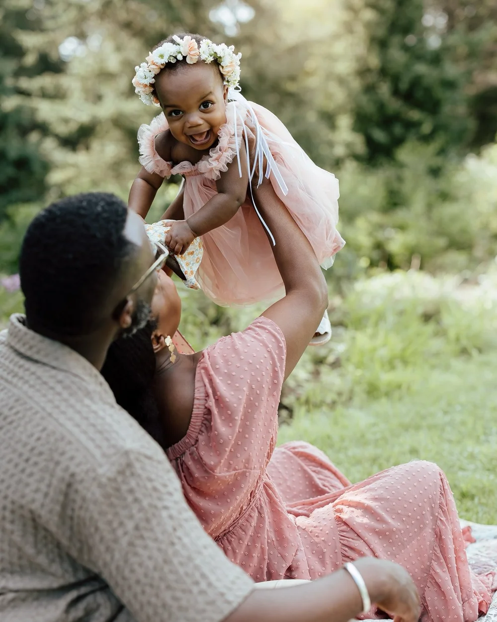 A very special one year session, made even more special by two custom flower crowns from @sweetmarieblooms! Interested in a flower crown for your session? We can add one on! Message me for more information!

I also wanted to announce that I am BOOKED