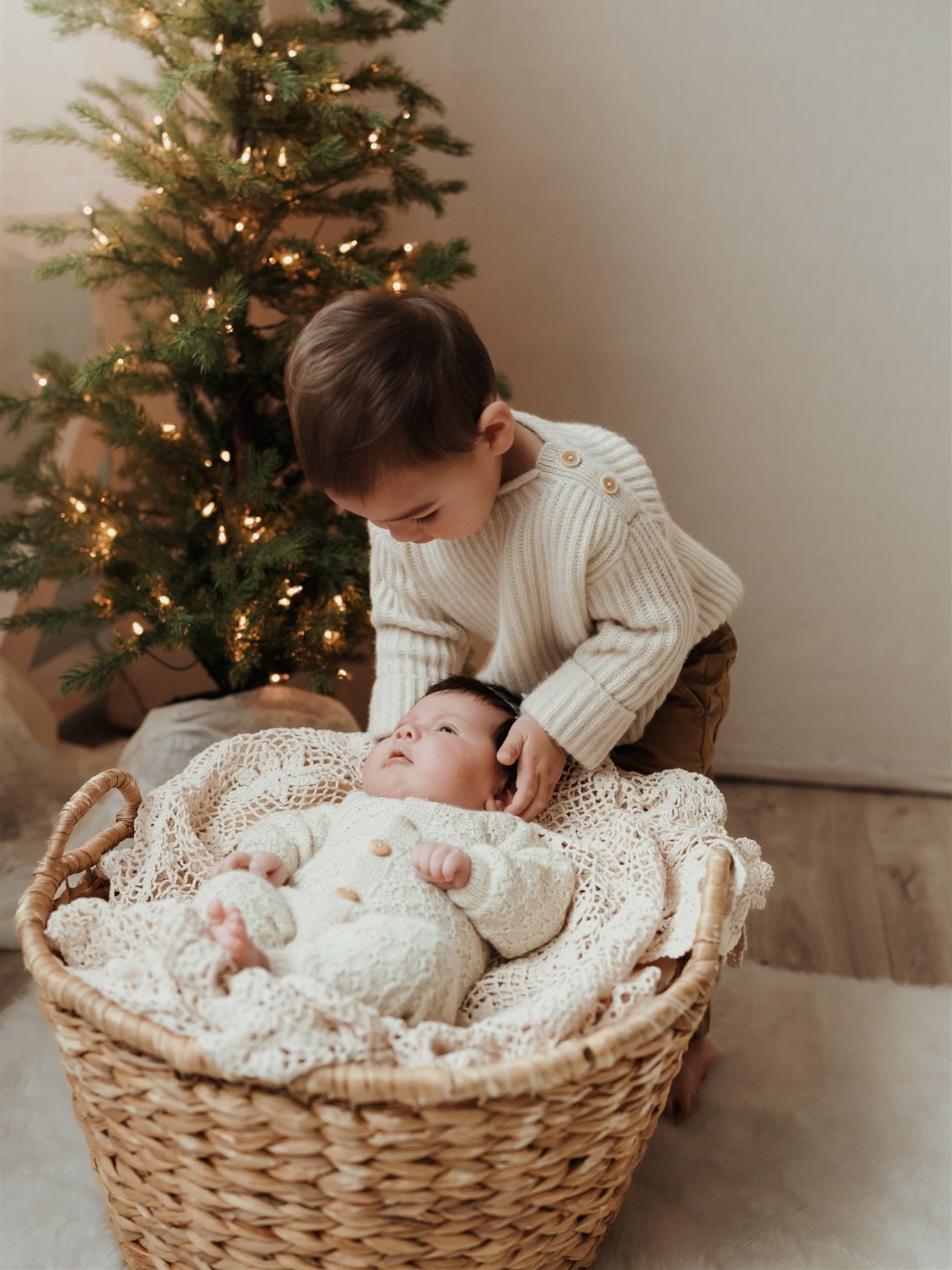 Merry Christmas Eve! Wishing you all joy and sweet time with your loved ones this holiday season. 
.
.
.
MN newborn photographer, MN newborn photography, Minnesota family photography
.
#mnnewbornphotographer #napcp #minnesotafamilyphotography #mnnewb