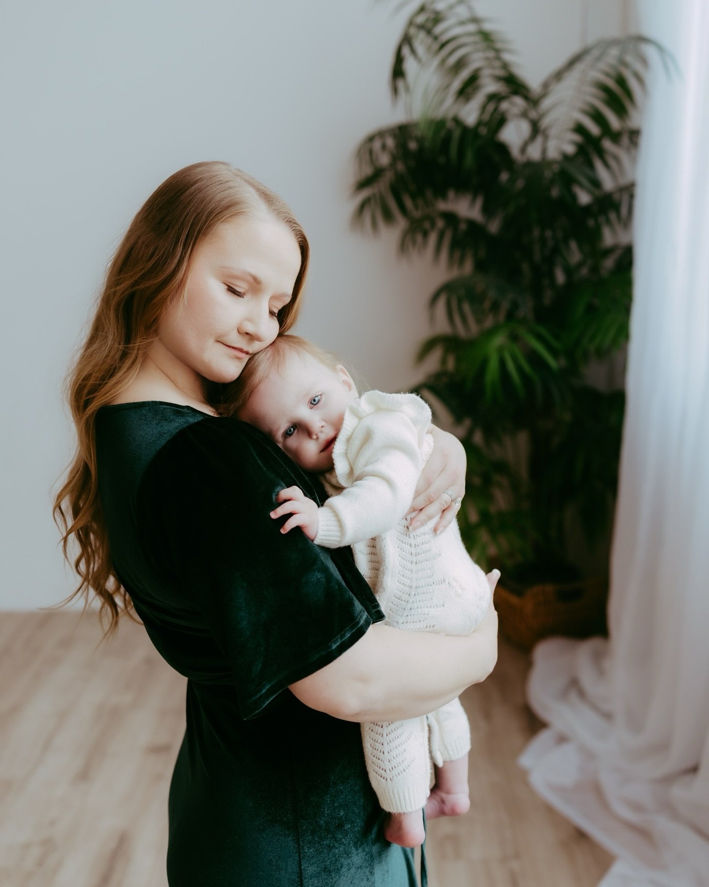 My newborn milestone collection captures your whole first year together as a family! Sweet six month sessions are fun because they capture your baby&rsquo;s personality when it&rsquo;s really coming to life! Styling and wardrobe included with every s