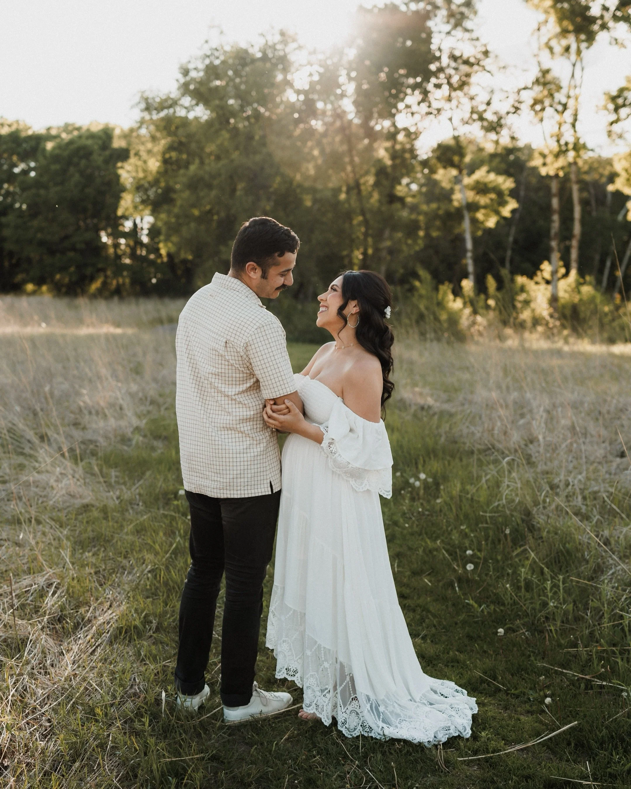 Dreaming of the sunny weather we had during this maternity session from last summer as I edit my first outdoor session of the year! I can&rsquo;t wait to share it with you soon!

This is also your reminder to book those outdoor photos&mdash;my summer