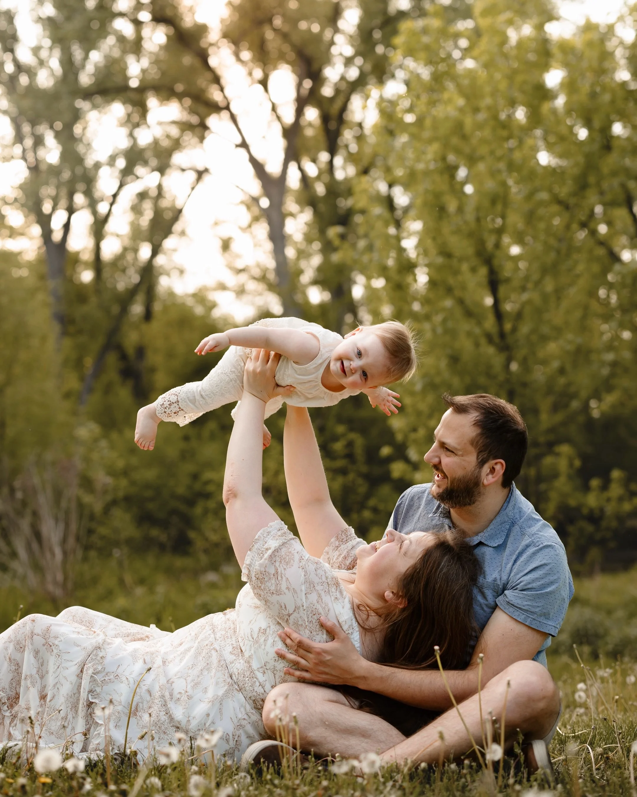 Did you know I offer a newborn milestone collection? Swipe to see highlights from this little one&rsquo;s newborn, six months, and one year session, along with extra images of their beautiful final session (my first outdoor shoot of the year!). The m