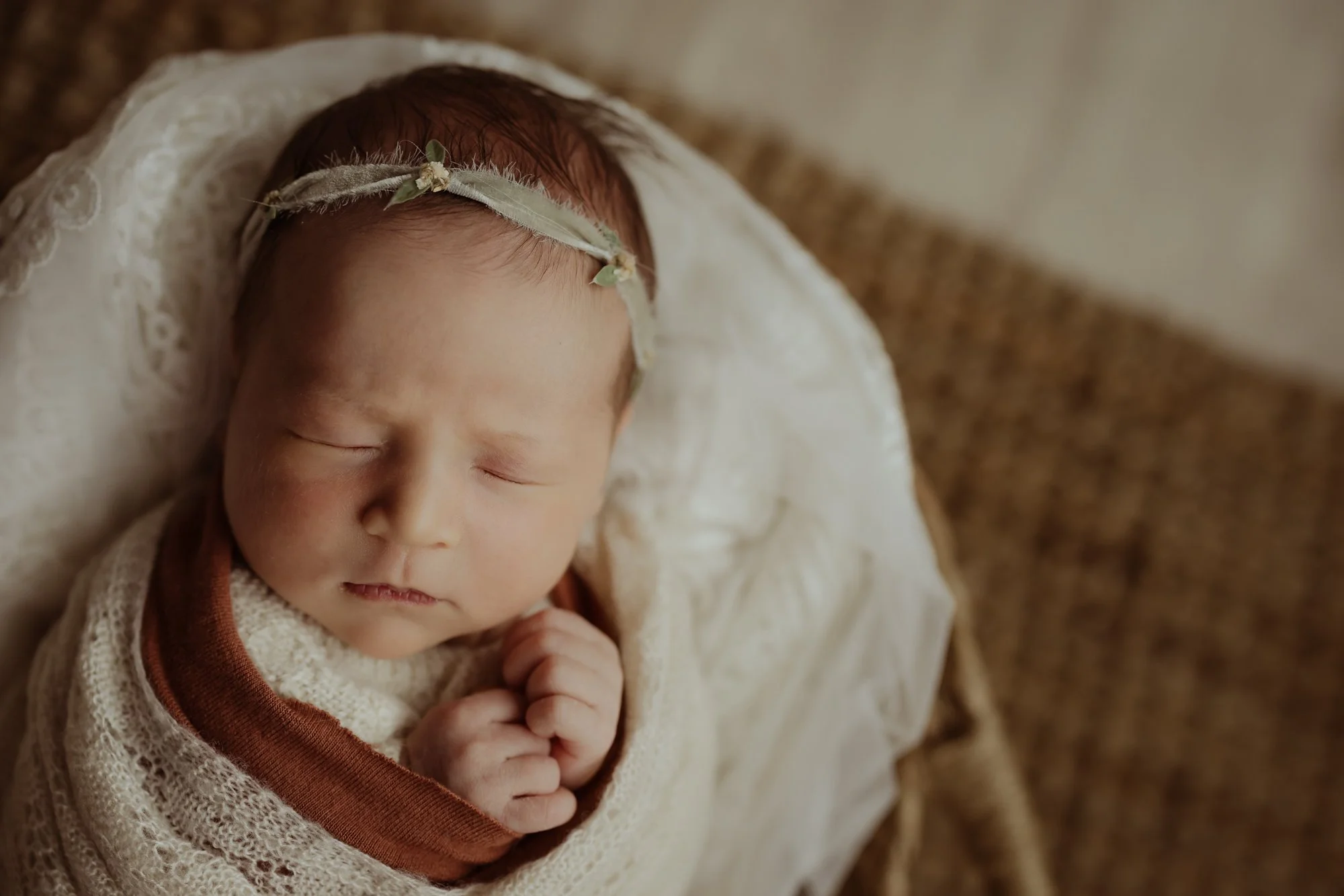 When Should I Book My Minneapolis Newborn Photographer If I'm Due This Fall?