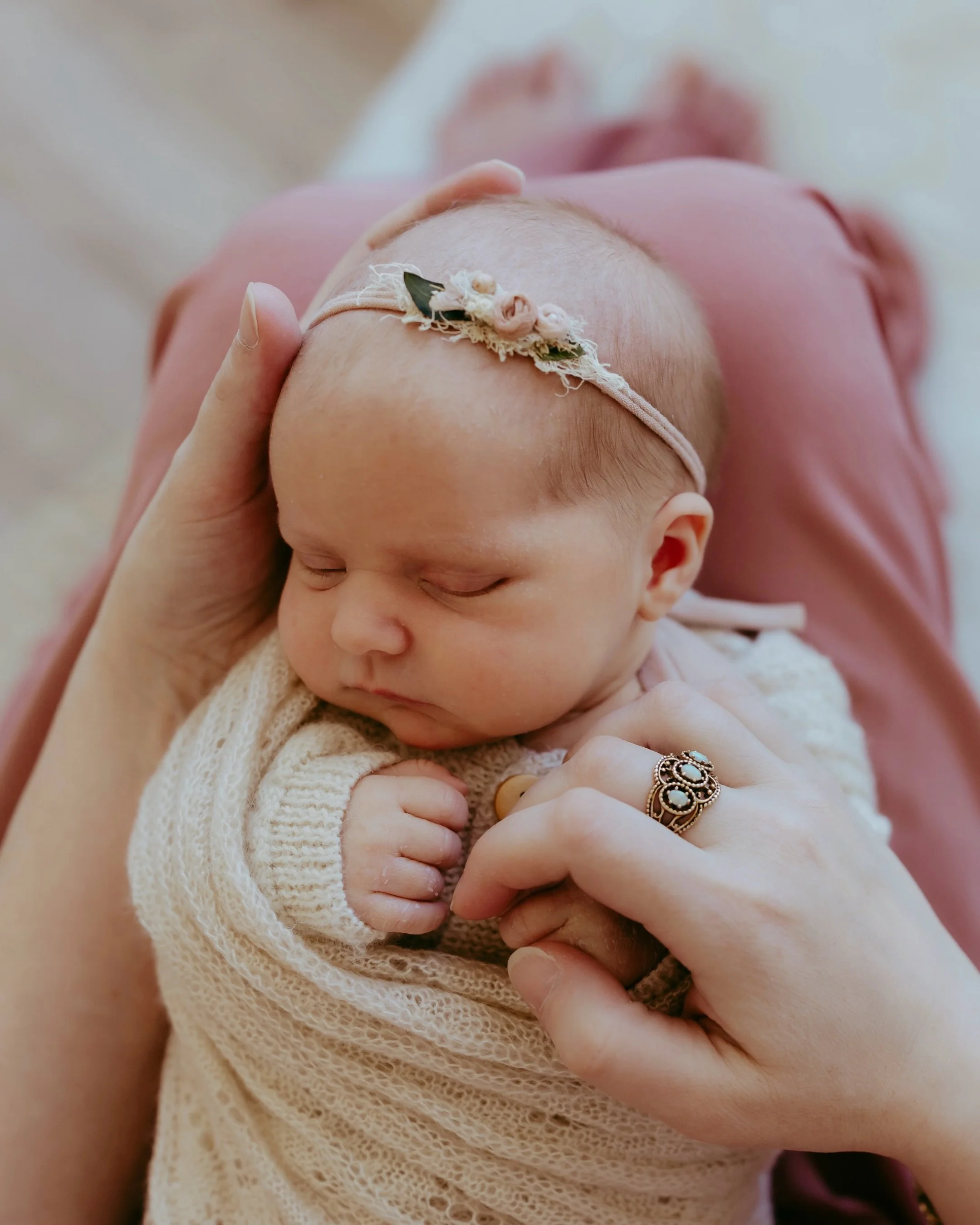 Can I book a newborn session even if I have energetic kids? Absolutely! I provide newborn sessions that focus on your entire family, not just baby. No matter how many kiddos you have, everyone is included and made to feel special! Plus, I have toys a