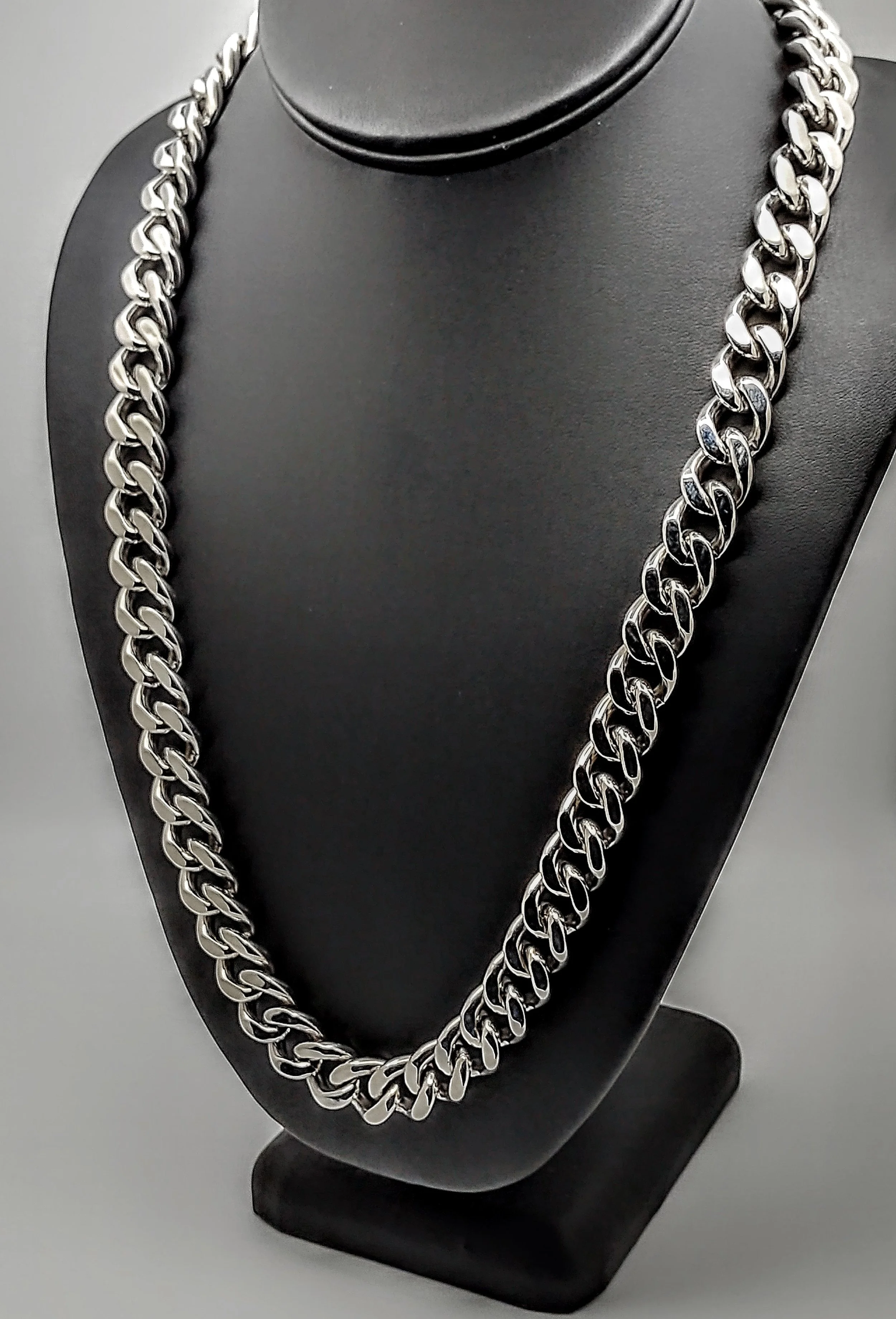 silve-diamond-crub-cut-10mm-24inch-neckless.jpg