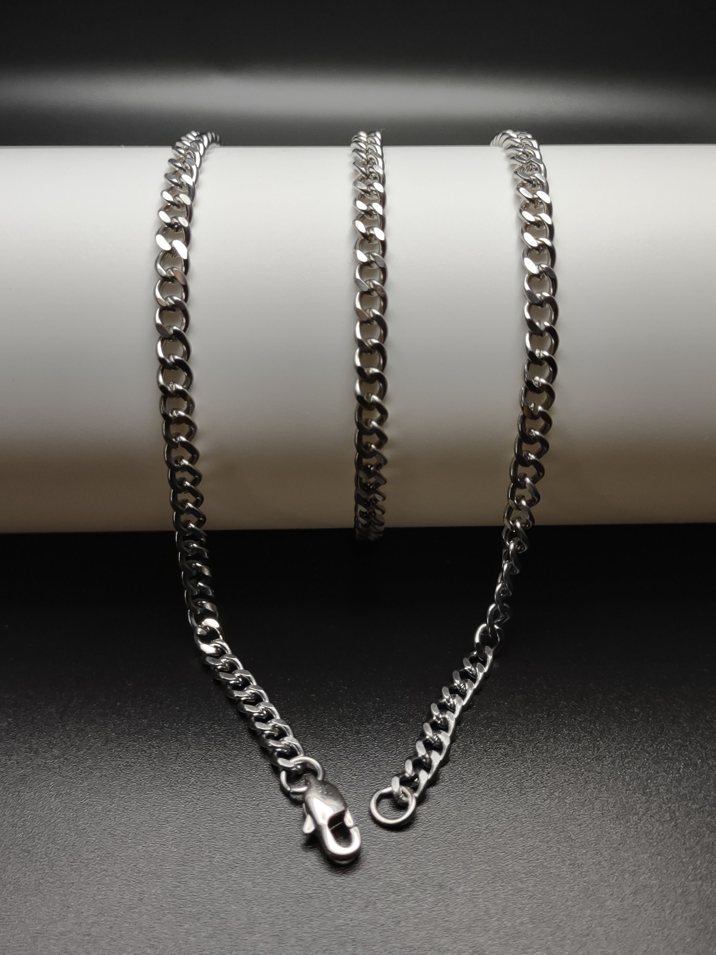 diamond-cut-curb-chain-silver-braclet-clasp-hook..jpg