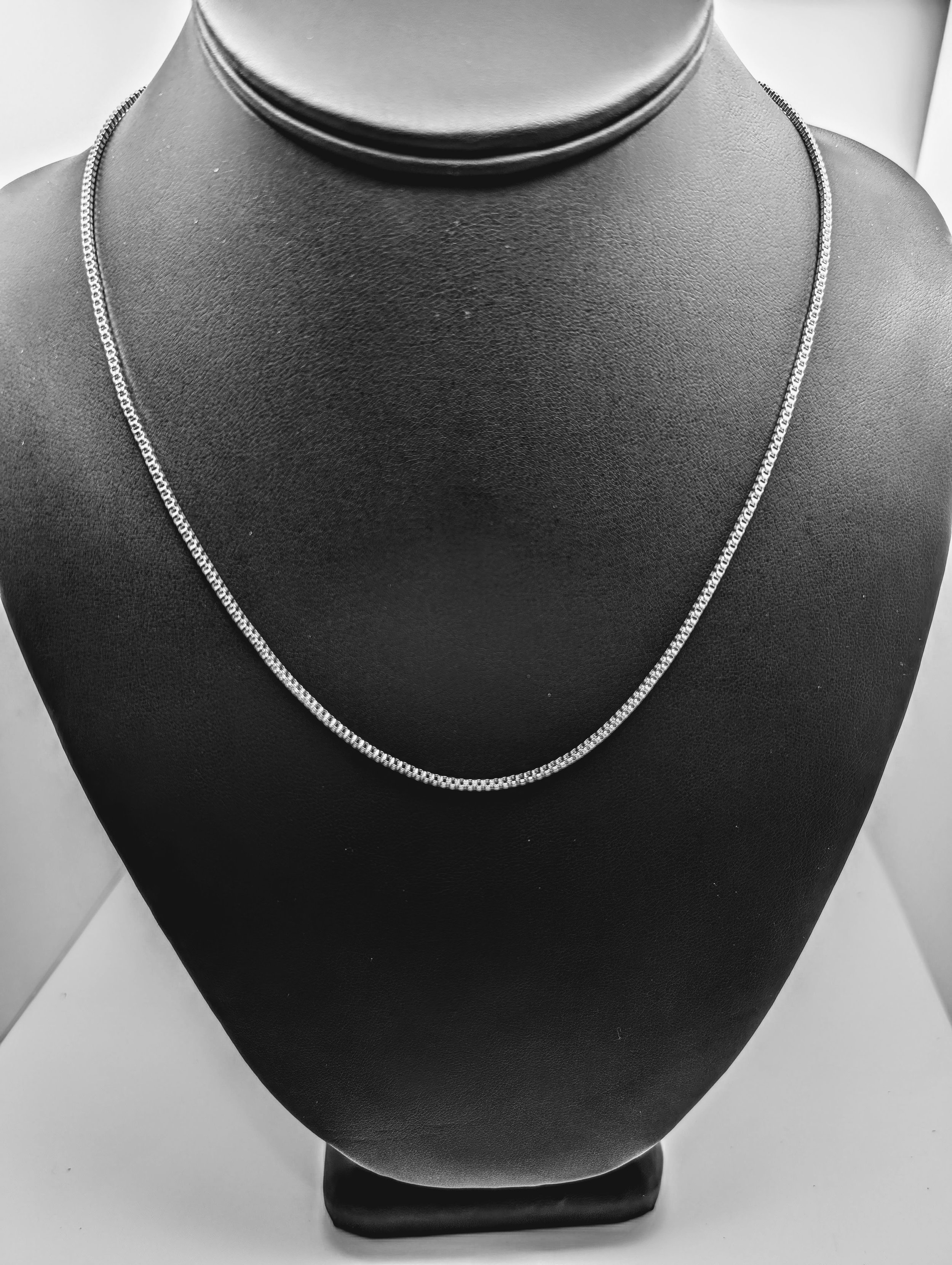 silver-box-chain-18inch-neckless.jpg