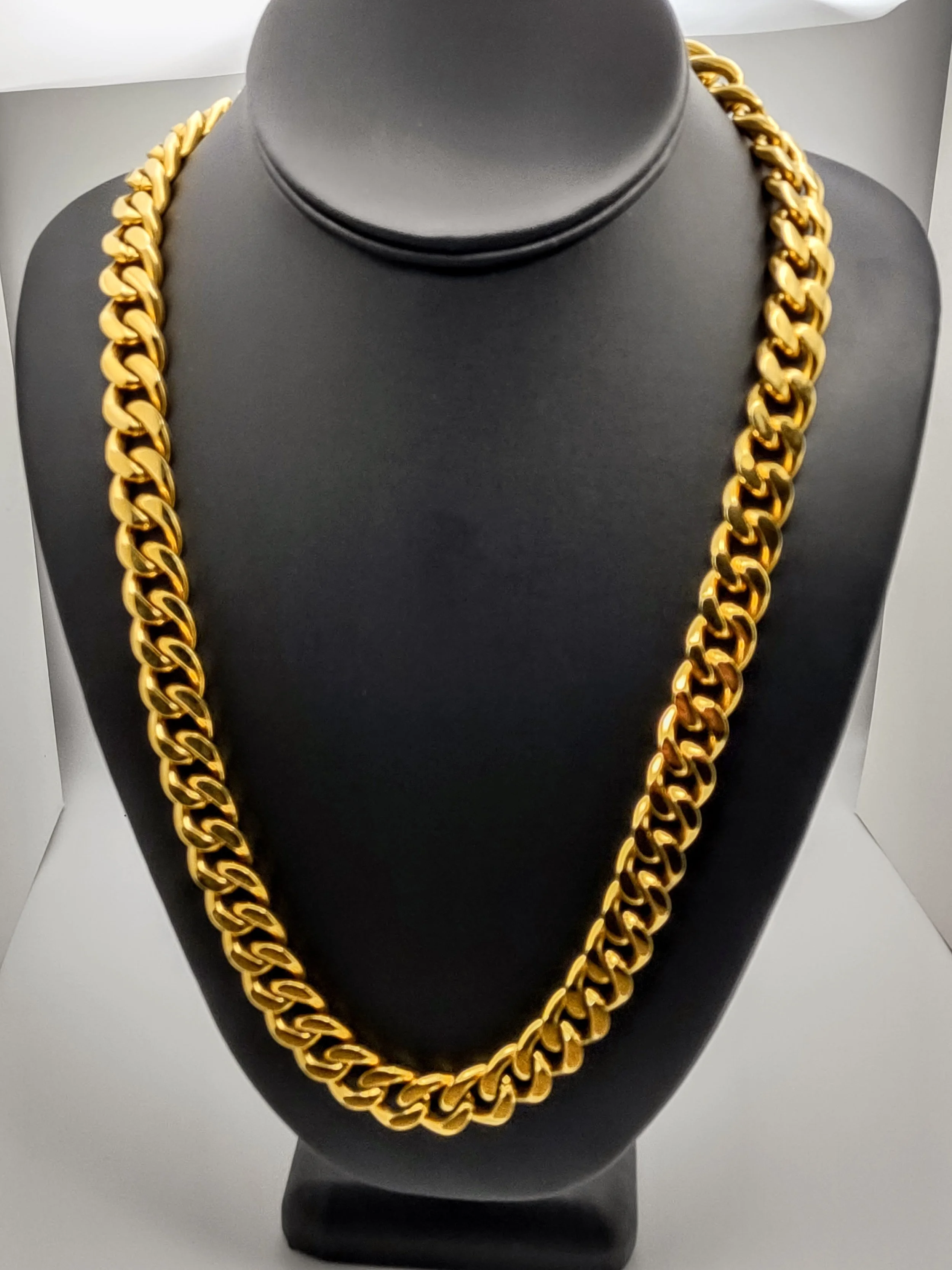gold-diamond-crub-cut-24inch-12mm-neckless (2).jpg