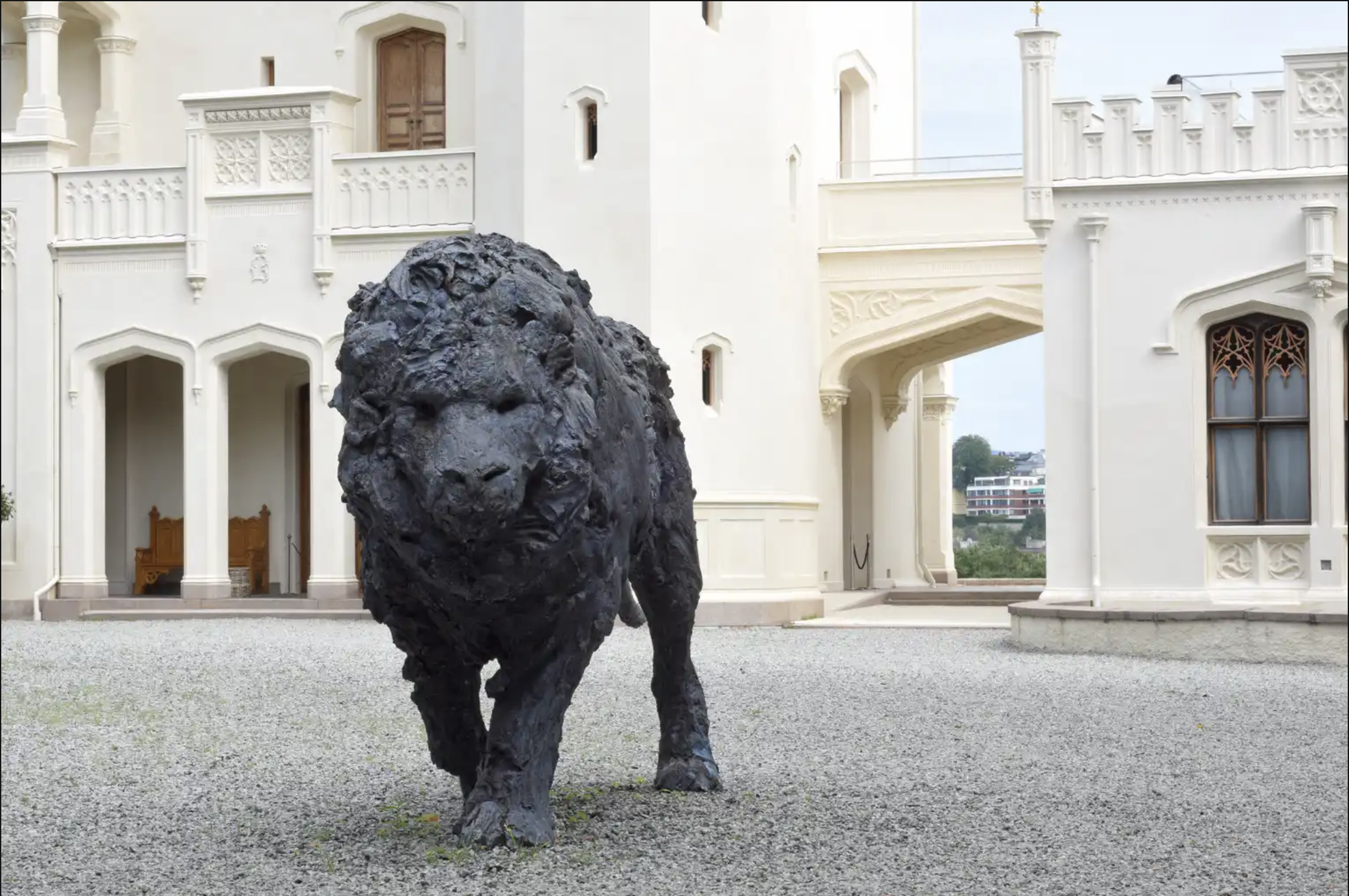 Inauguration of Large-scale Outdoor Exhibition "Blowing Figures Into Space"