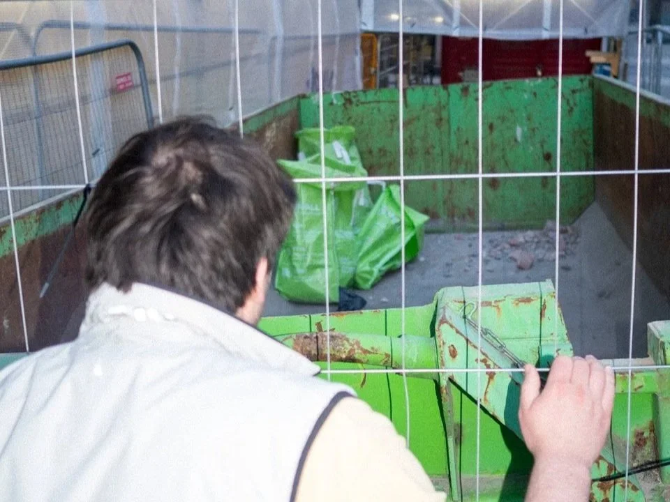 Performance: DOLCE FAR NIENTE OR ITALY IS NOT A PLACE 