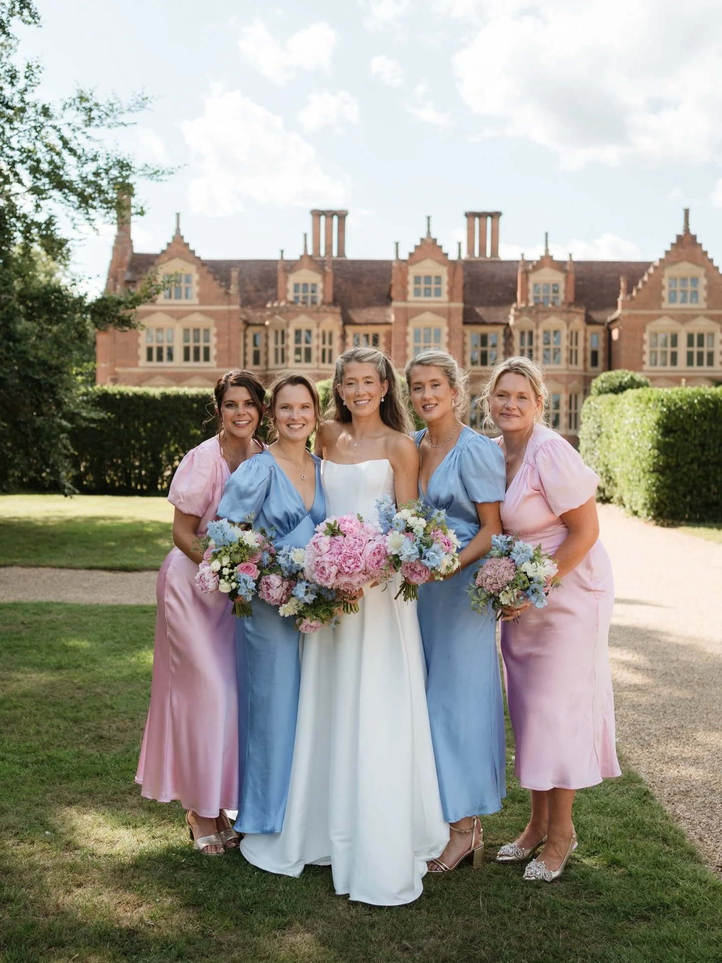 Sharing some more from Arianne &amp; Josh&rsquo;s beautiful day in June last year. It was one of the hottest days but a day full of love and features Arianne&rsquo;s horse.

#suffolkweddingphotographer #ukweddingphotographer #wedding #bride #engaged