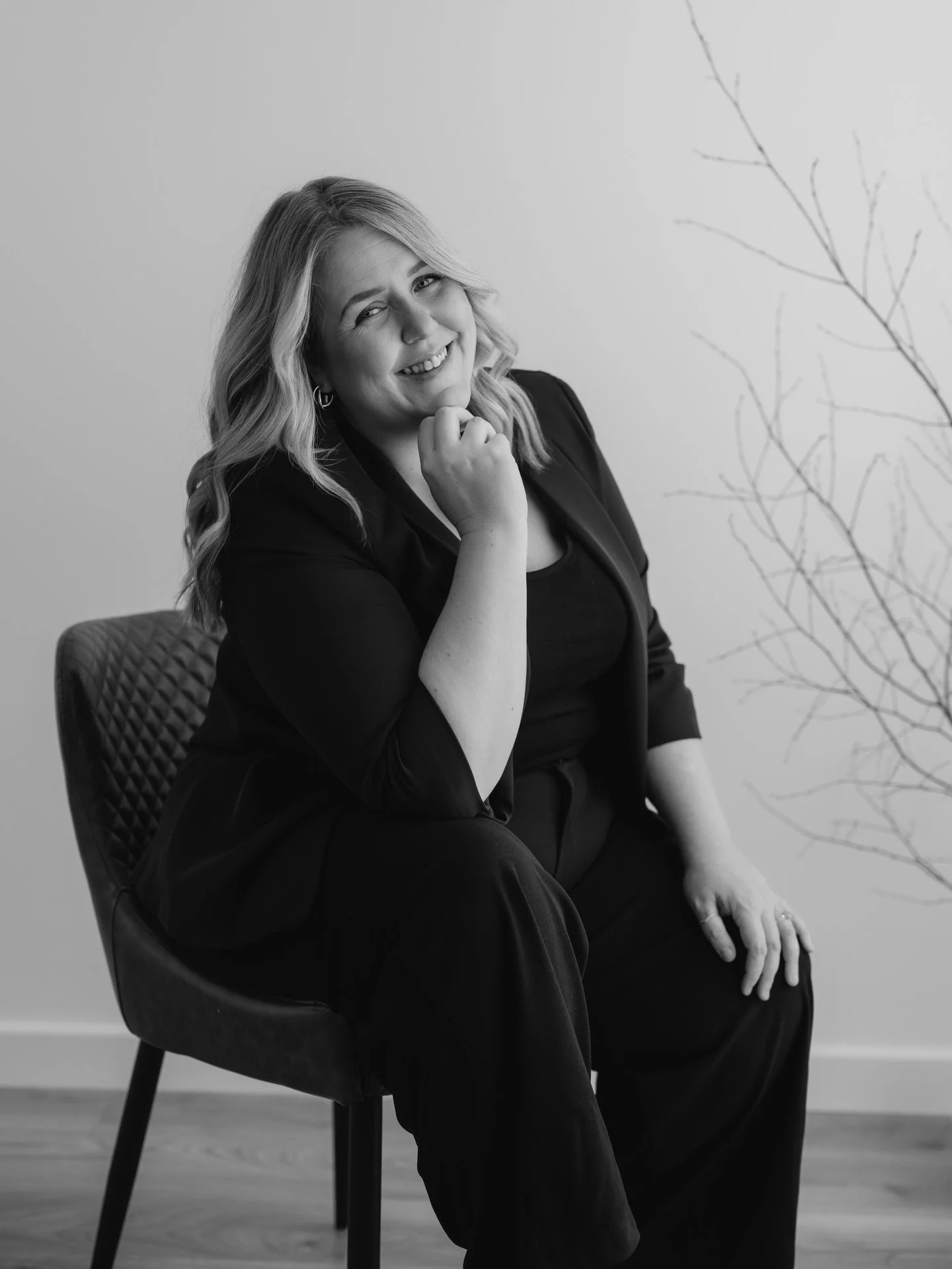 Hey I am Anna - a UK &amp; Destination Wedding Photographer whoalso captures newborns, maternity, branding and everything else in between.

I needed some new branding photos and it came at the same time that I have a little announcement to share with