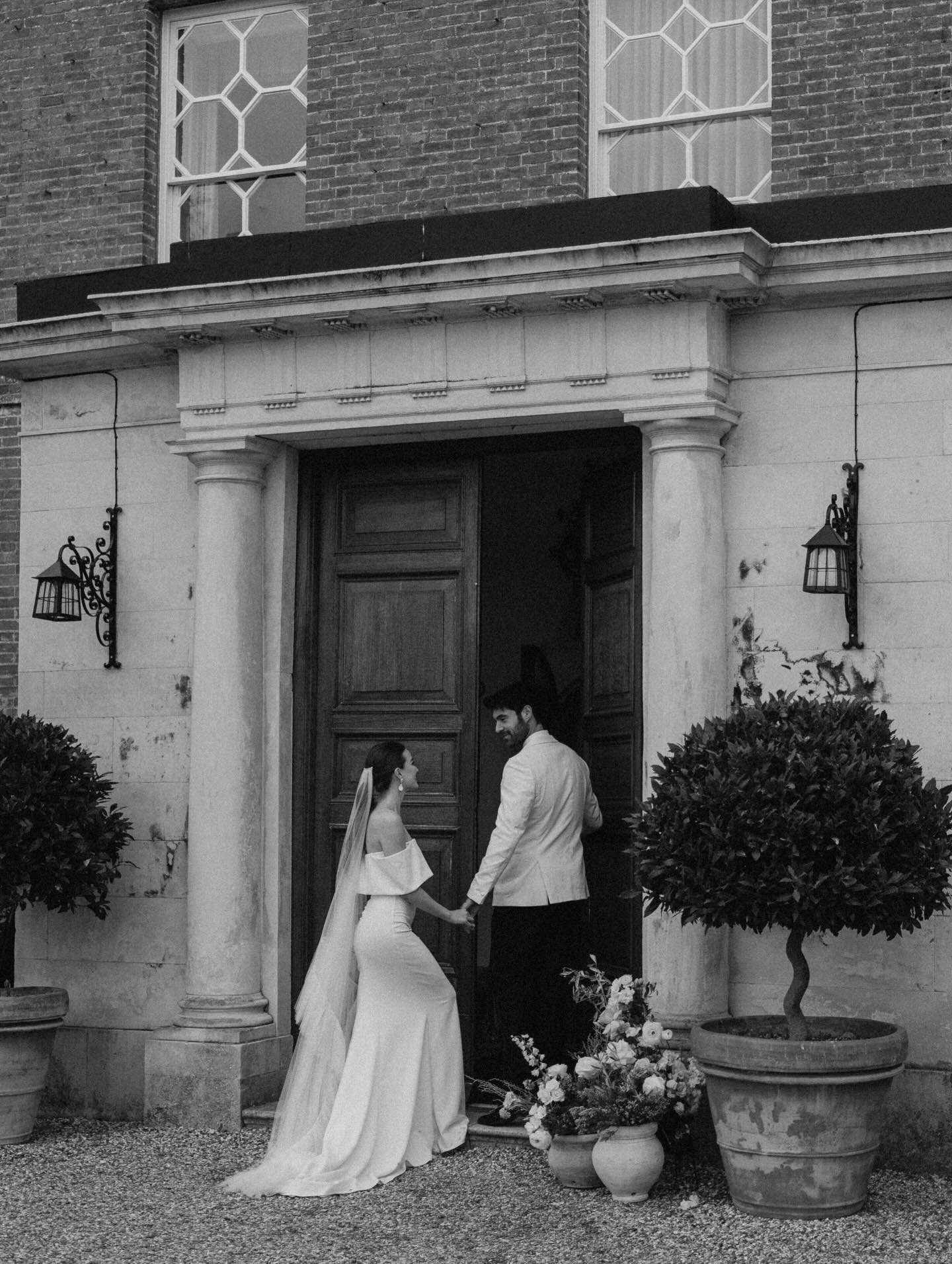 Elena &amp; Oliver ✨ 

Throwback to a beautiful day @braxtedparkweddings for this beautiful workshop. Workshops for me are a way of development and creation plus a great way of networking with other suppliers.

Photographer: @annacunnellphotography 
