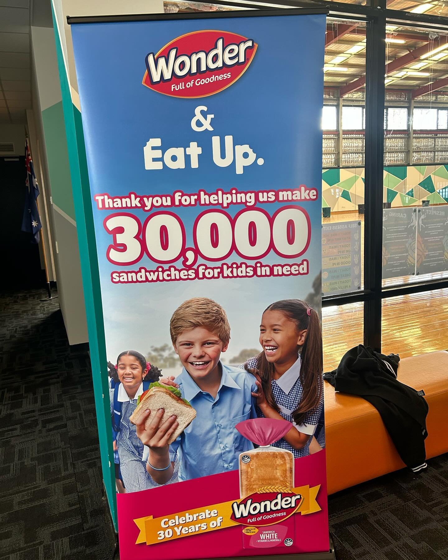 Today I got to work with our Grade 5/6 students as they teamed up with the amazing charity @eatupaustralia to prepare over 1,000 sandwiches. These sandwiches will go to school students across Australia who often go without lunch.

It was awesome to s