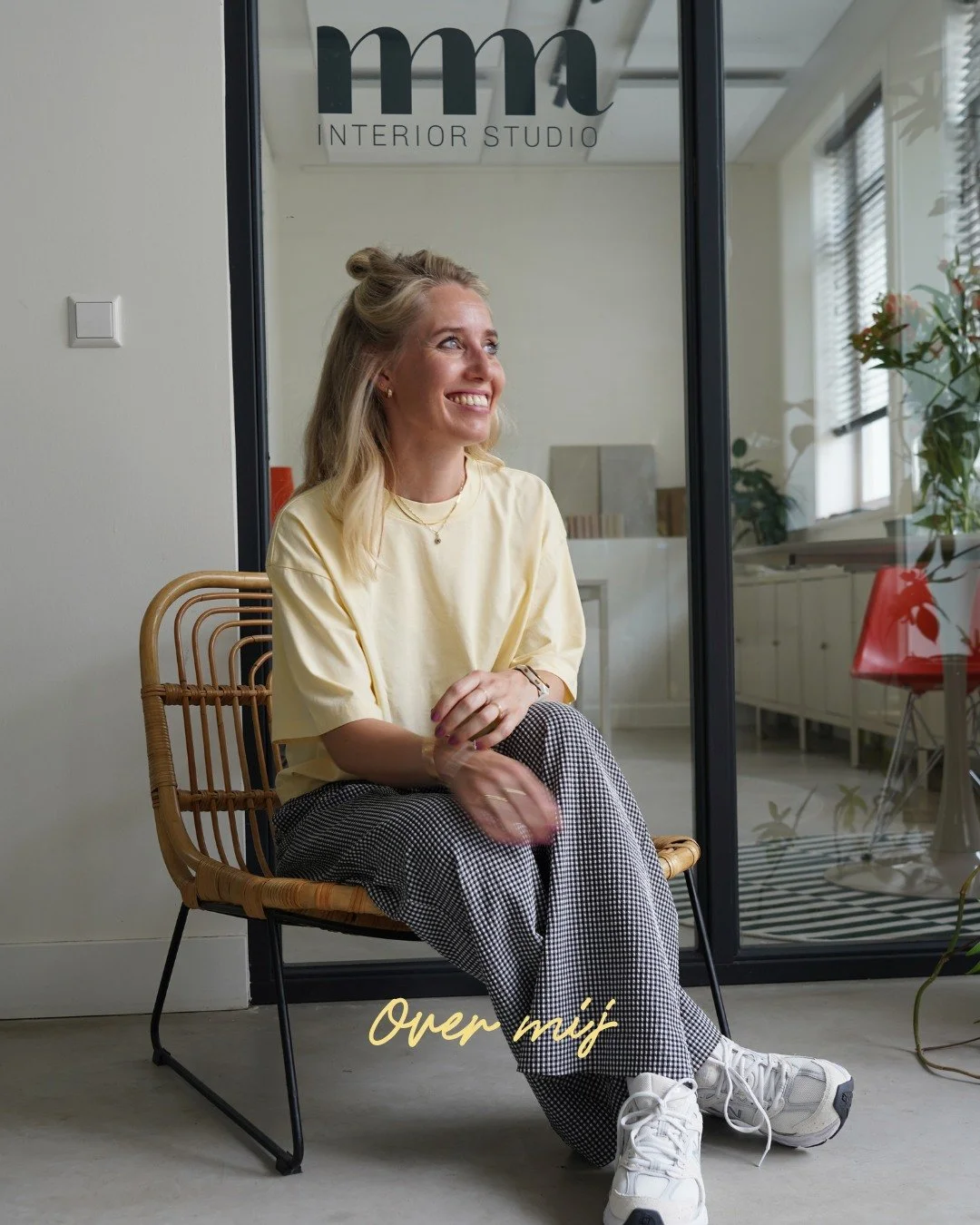 Hi! 🙋🏼&zwj;♀️ Leuk dat je me volgt. Tijd om mezelf eens aan je voor te stellen . 

Ik ben Monique, interieurontwerper, mama van 2 jonge kids en eigenaar van Studio MM Interior in Haarlem. Ik help gezinnen van keuzestress naar hun droominterieur doo