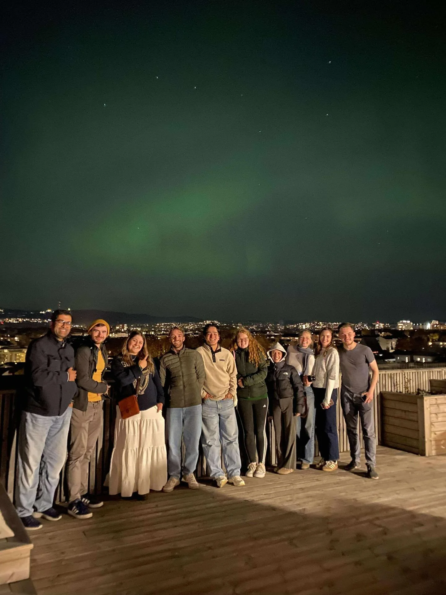 The Bunksters living with us this weekend really got the full experience 🩷 + ending the night with some beading and sipping! 
#oslo #hostel #hostellife #solotravel