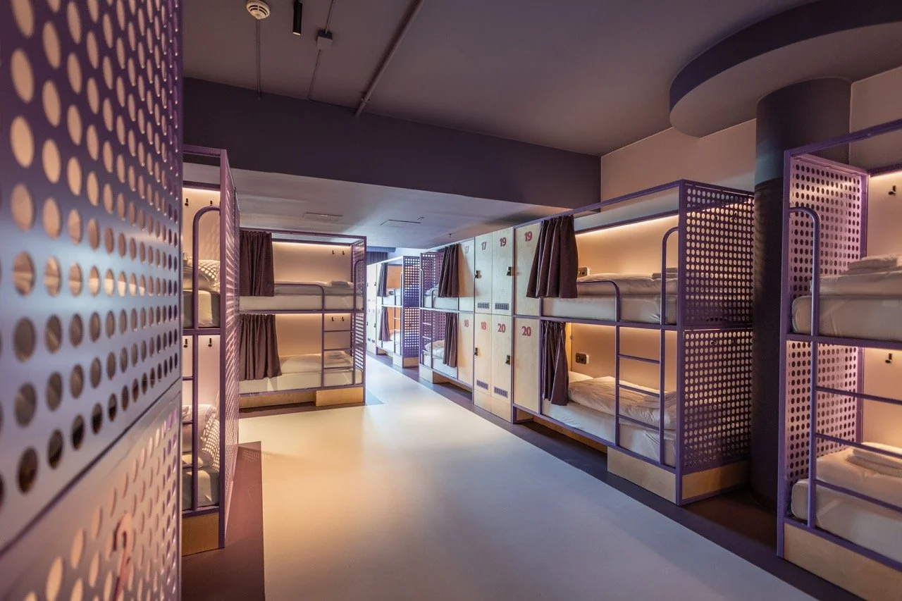 Purple hostel dorm Bunks at Rode Grunerløkka