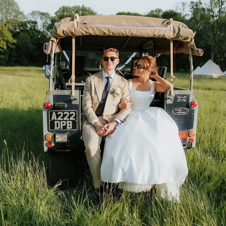 "The Land Rover looked amazing, was immaculate and fit in perfectly with the vibe of our day. We received so many compliments on it!"