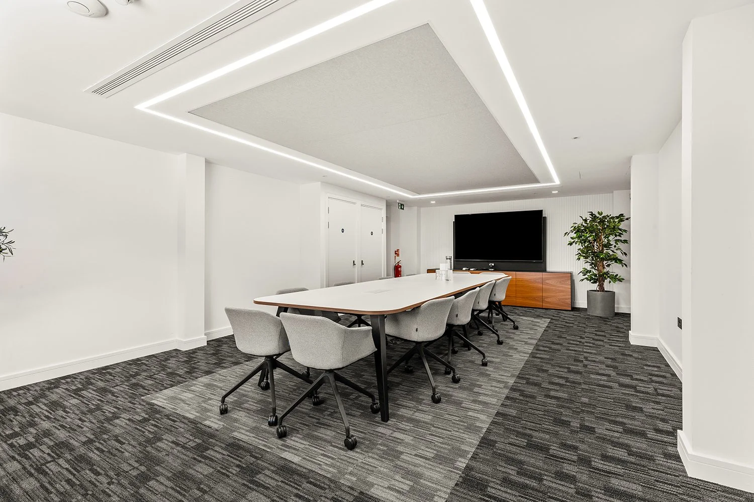 Simmtronic-boardroom-2.jpg