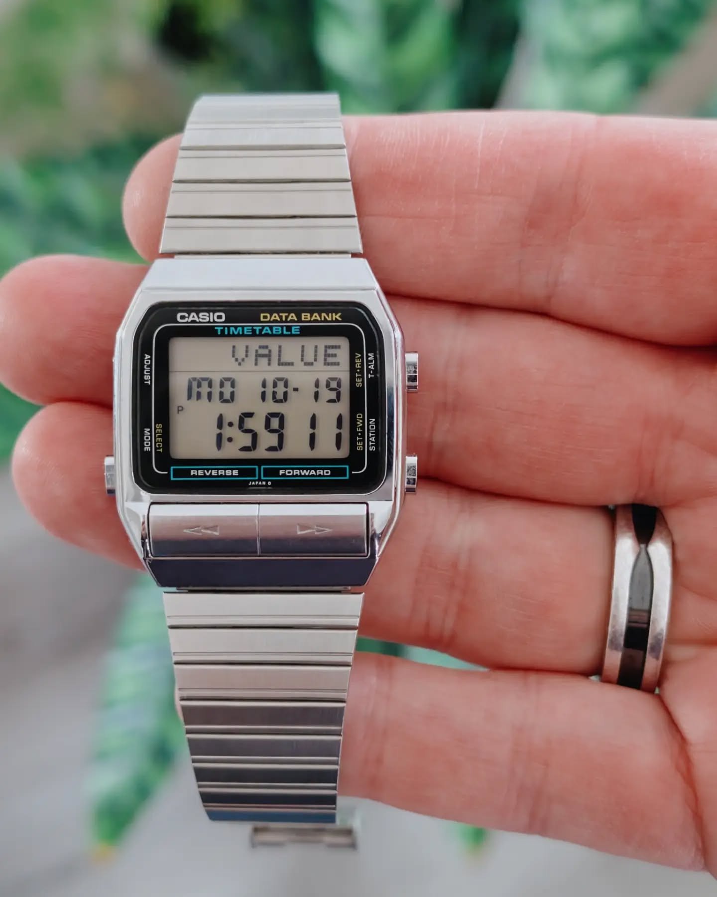Als Smartwatch noch Casio hie&szlig;. Heute habe ich ein ganz besonderes Sch&auml;tzchen: die Casio Data Bank DBT-700 &ndash; ein Original aus den sp&auml;ten 80ern! Ich trage diese Uhr selbst. Ich wei&szlig;, das sagen Verk&auml;ufer gerne mal.. 😄 