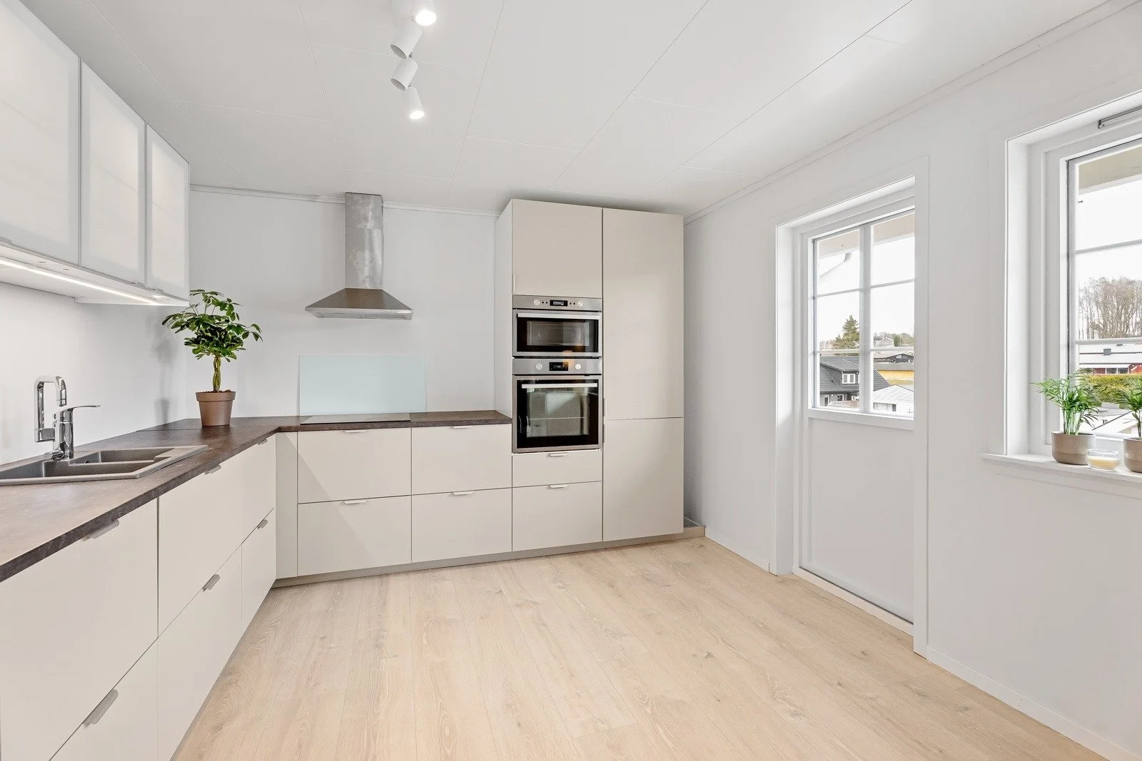 Tryms vei 6 kjøkken.jpg