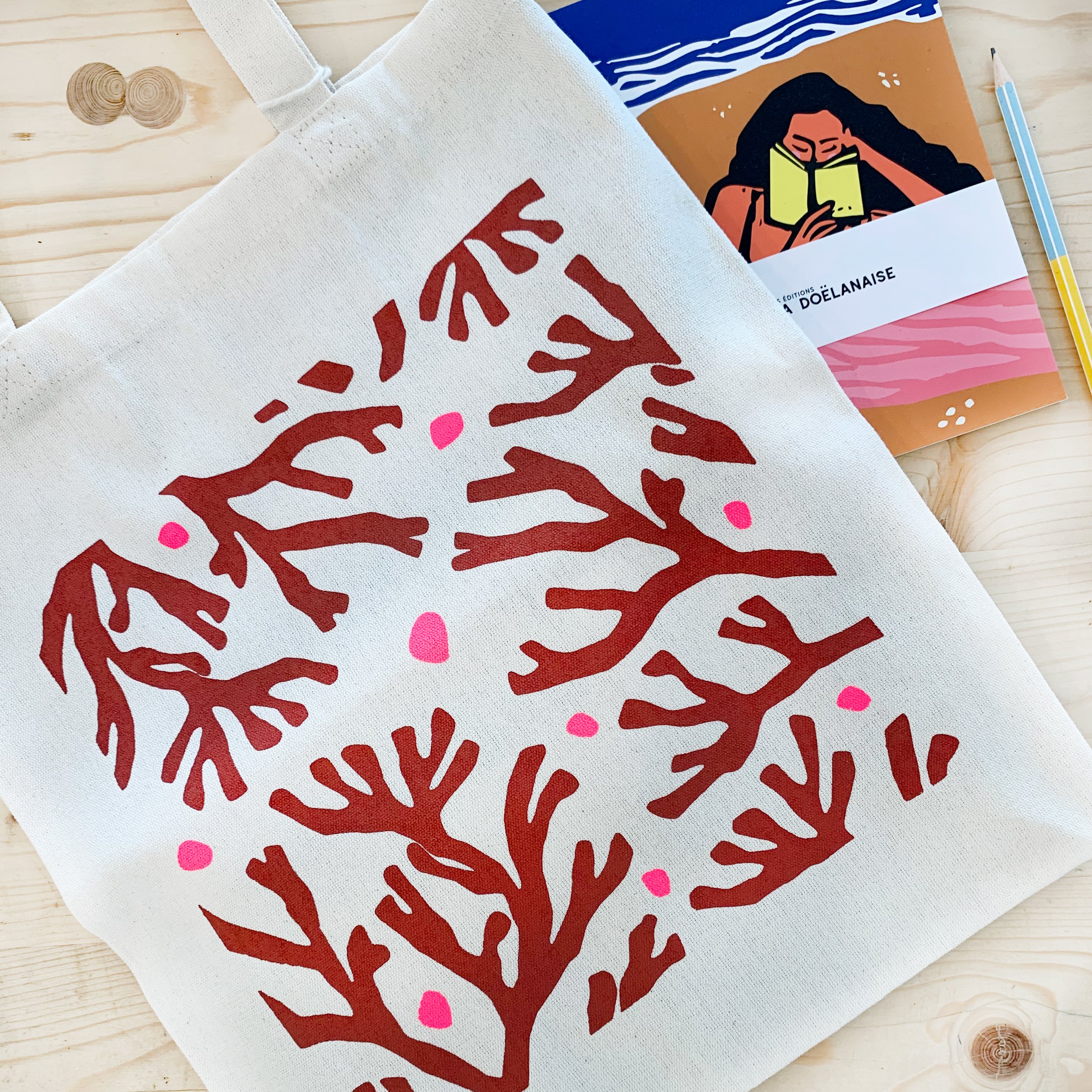 Tote bag algues bordeaux et rose fluo