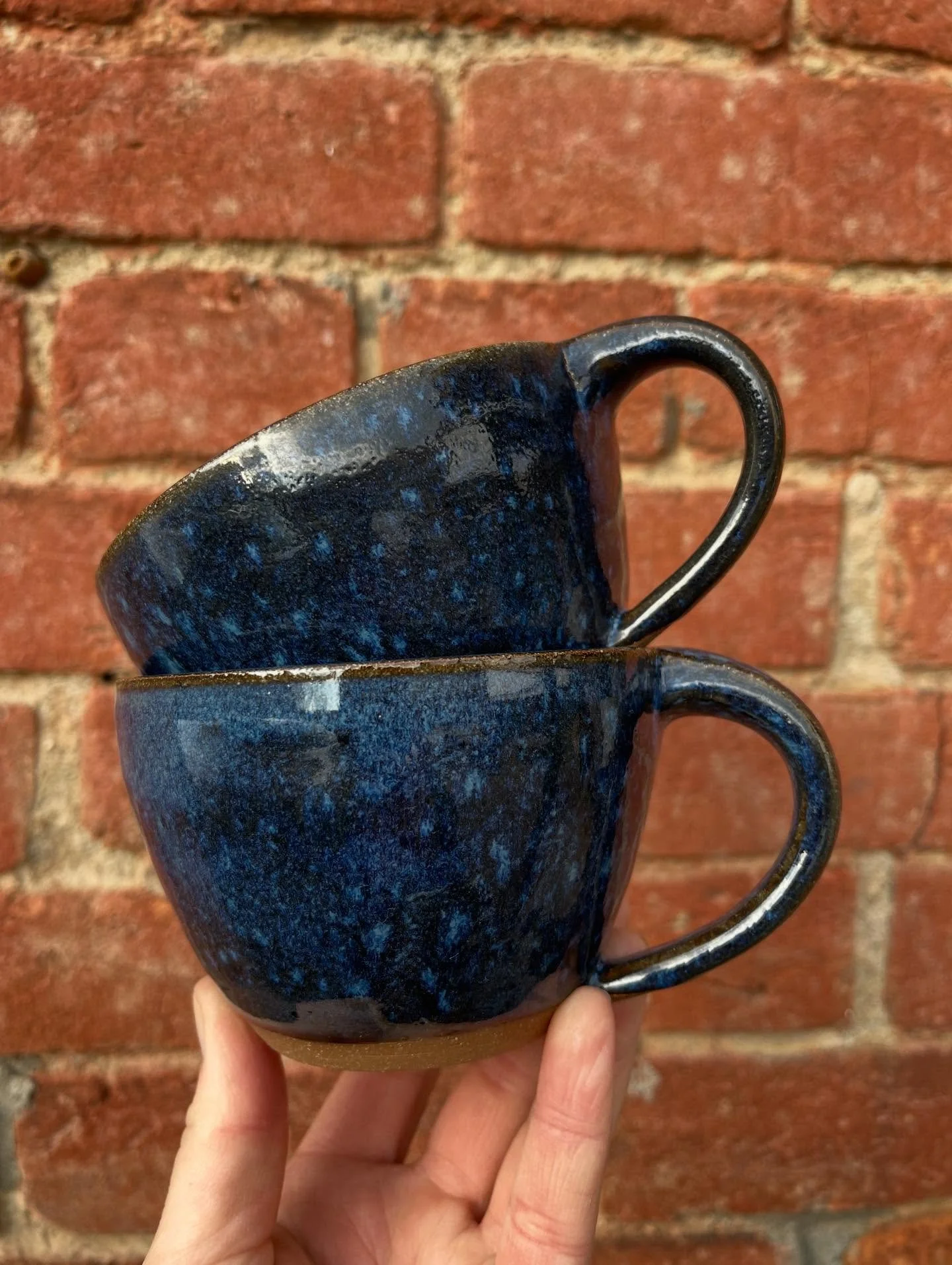 Starry Night ✨

This glaze combo has been my absolute favorite for 8 years now. It looks very good on some cappuccino mugs. 

#stoneborn #stonebornpottery #cappuccinomugs