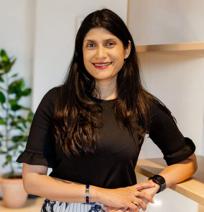 Sapna Headshot 2.jpg