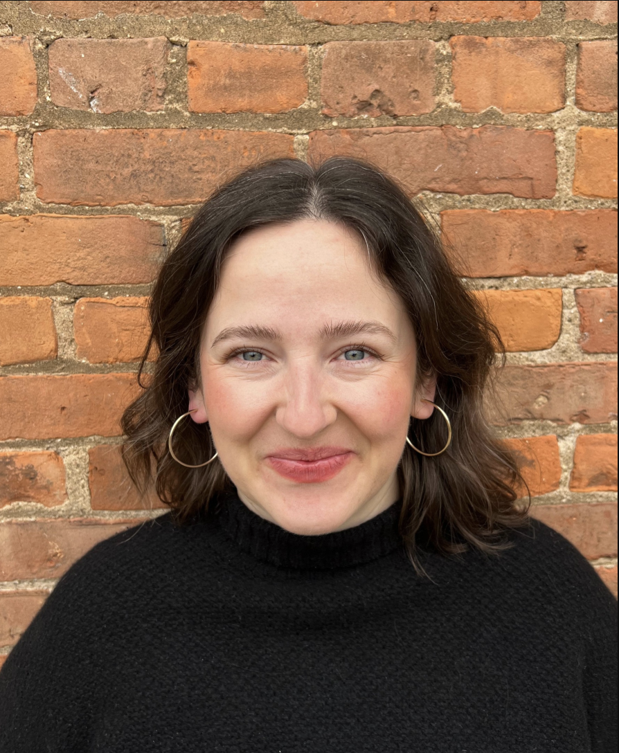 social worker offering therapy, counselling, psychotherapy, in-person, online, virtual 