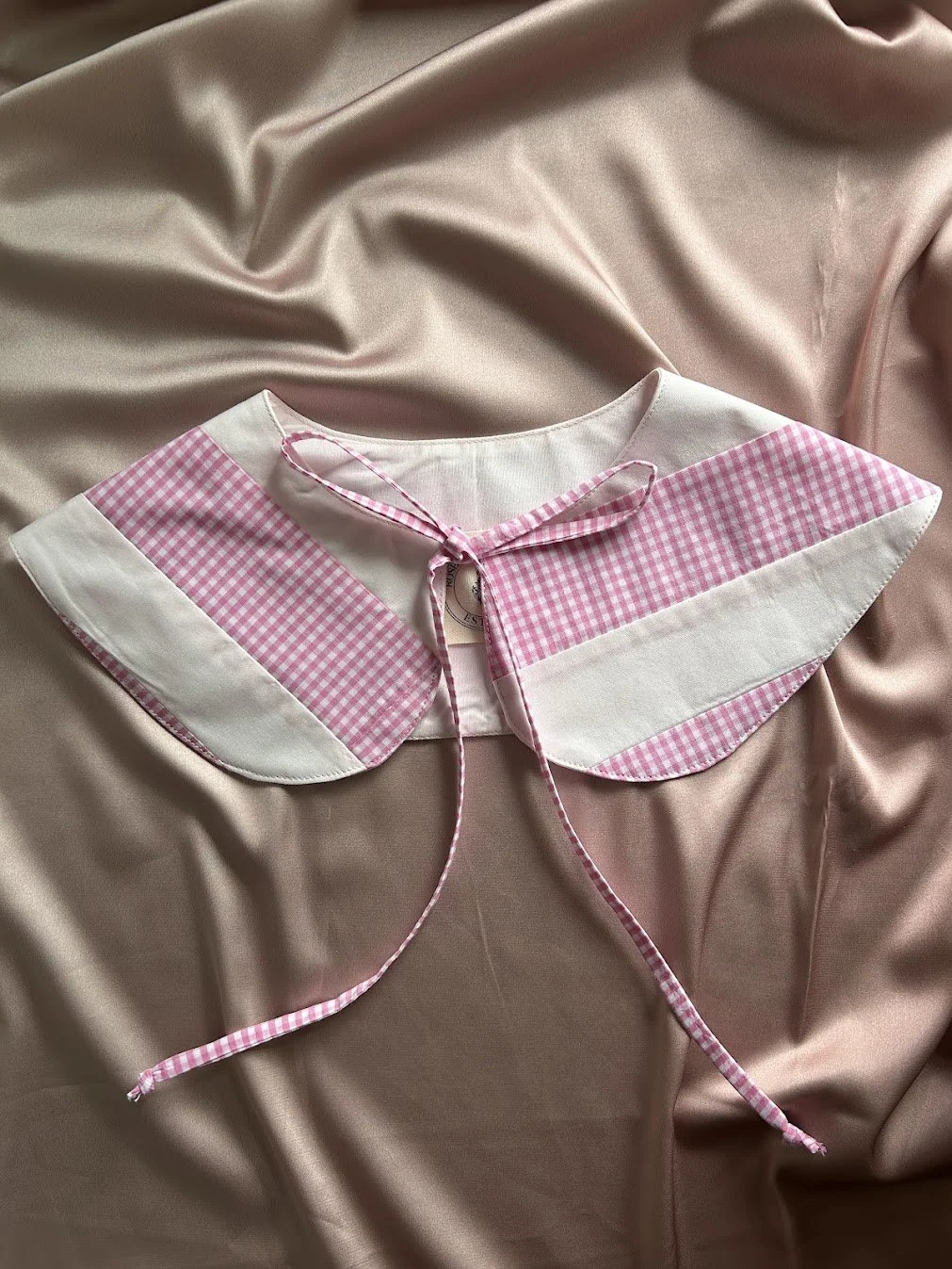 Scrappy Faux Collar (Peter Pan in pink)