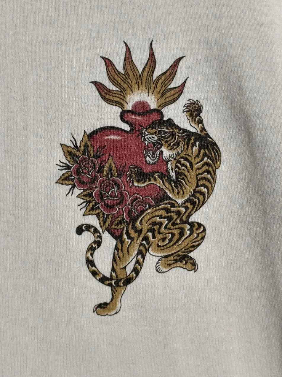 WHT TIGER DETAIL.jpg