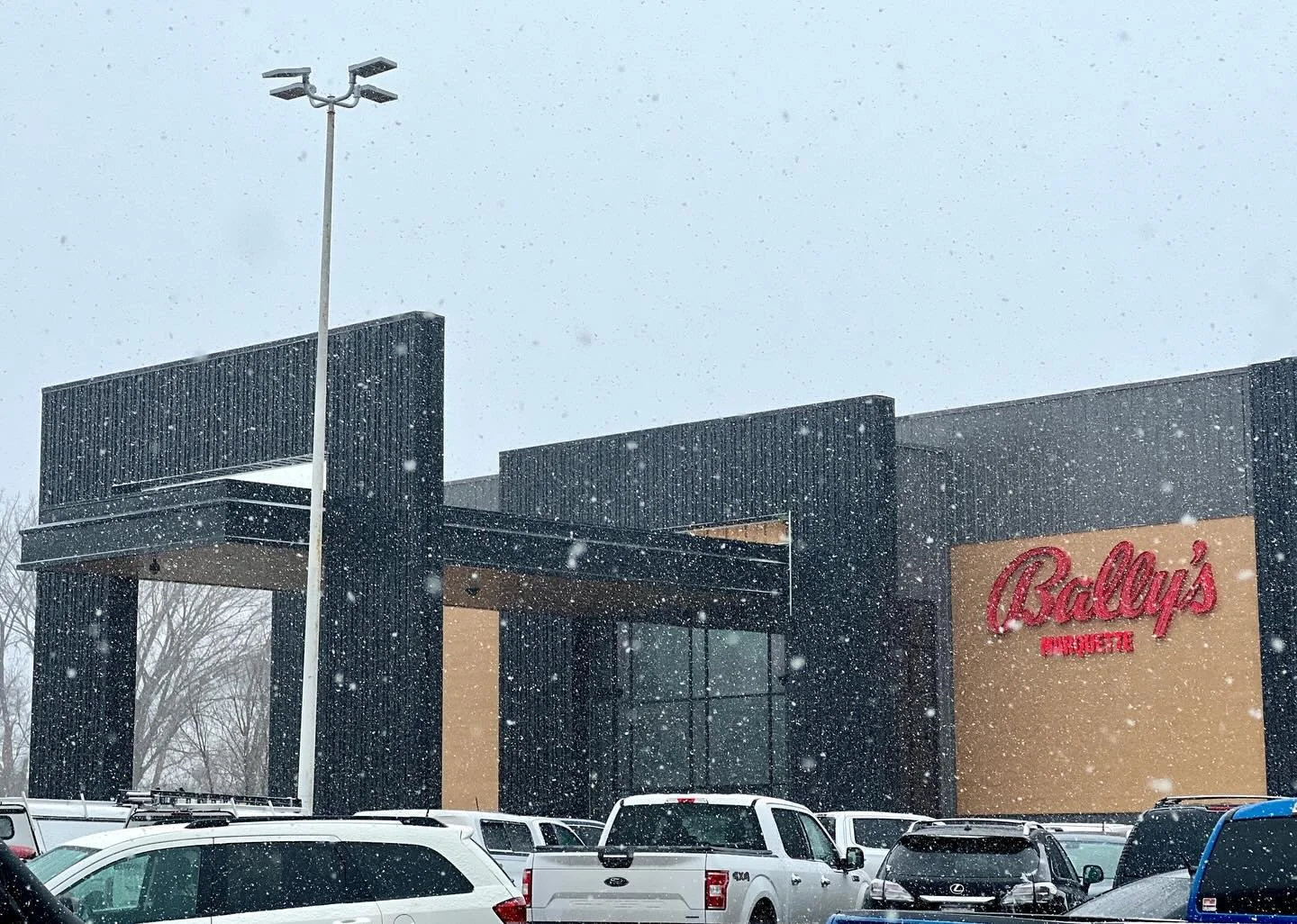 🎰 Casino Queen Marquette is now Bally&rsquo;s Marquette! 🎰

Yesterday was the soft opening for the casino&rsquo;s full landside move. The first floor is open now and the second floor will be next week, then the grand opening is set for Friday, Marc