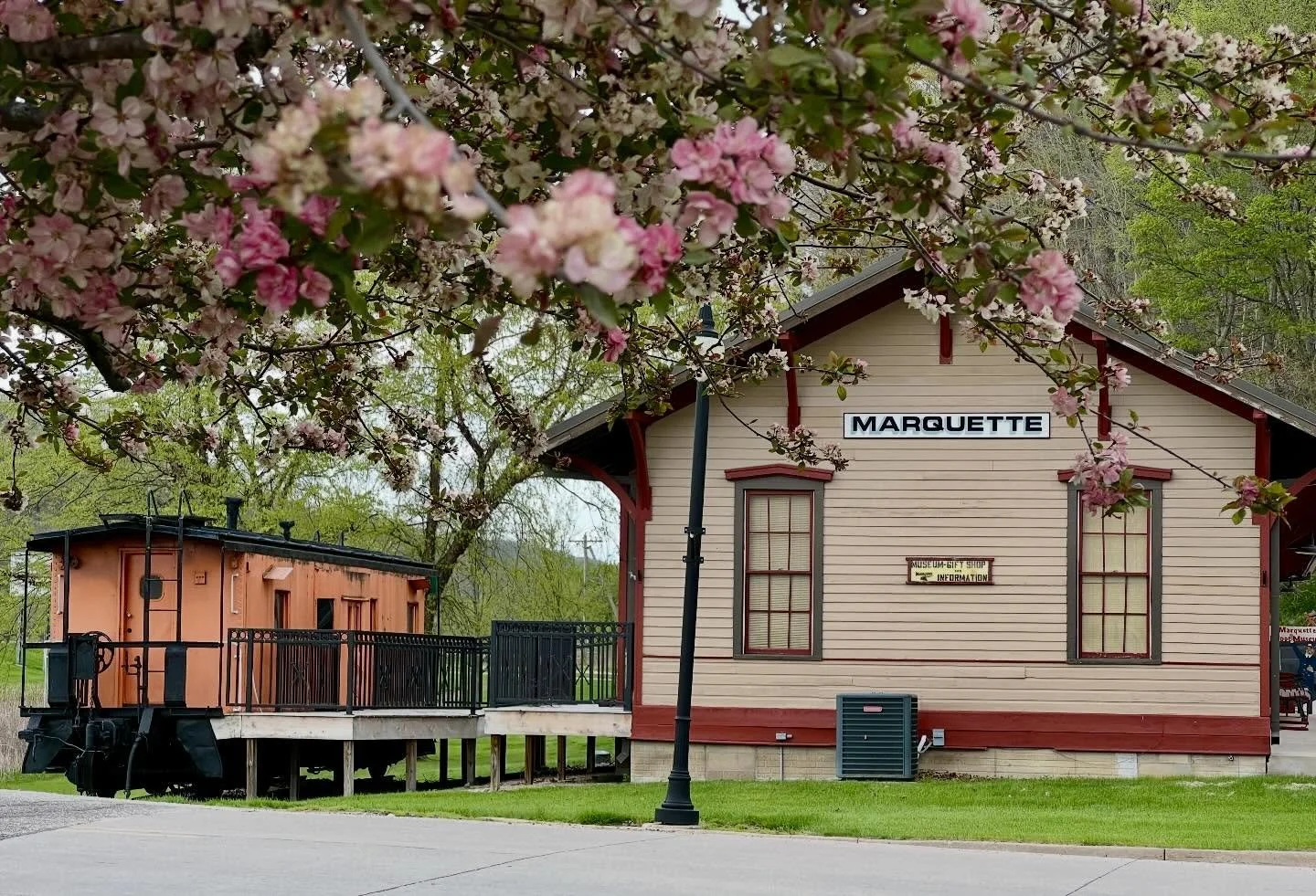 The Ports of Discovery in bloom! 🌸

#portsofdiscovery #McGregorIowa #marquetteiowa