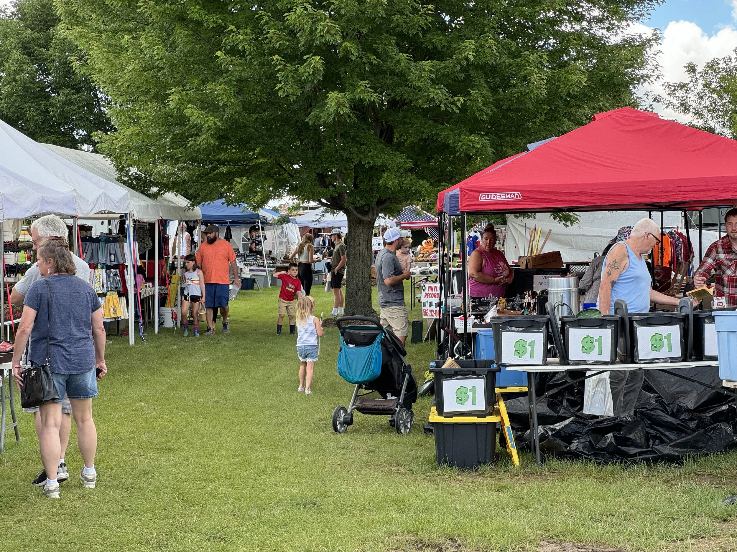Marquette,IowaFleaMarket