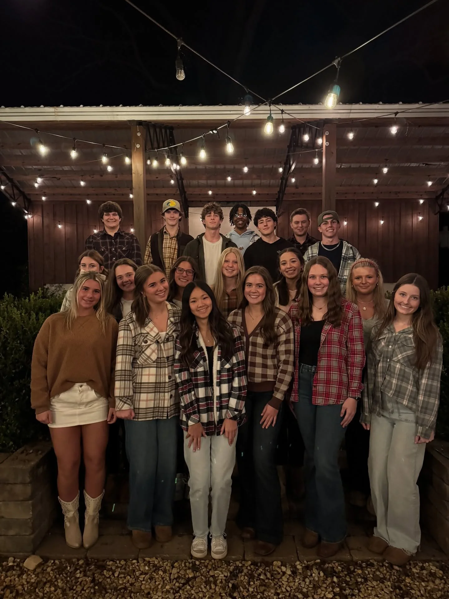 Always a pleasure to host @elizabethb.09 fall gathering for her classmates.
&bull;
Flannel and Friends even included a Varsity Food truck!
&bull;
Looking for a place to host your small, cozy event?