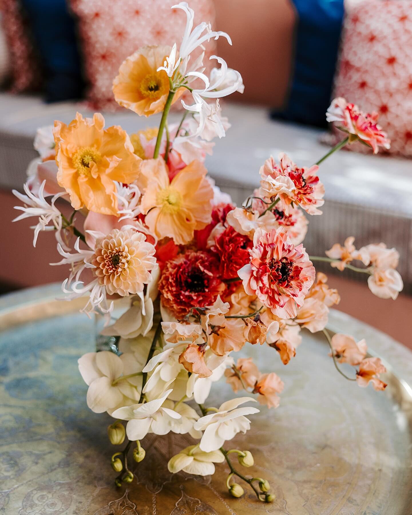 All frills.

Planning &amp; Design: @the_weddinggirl 
Photo: @loversoflove 
Venue: @sandshotelspa 

#flowers #bridalbouquet #palmsprings #ps #bouquet #wedding #color #floraldesigner #bride #engaged