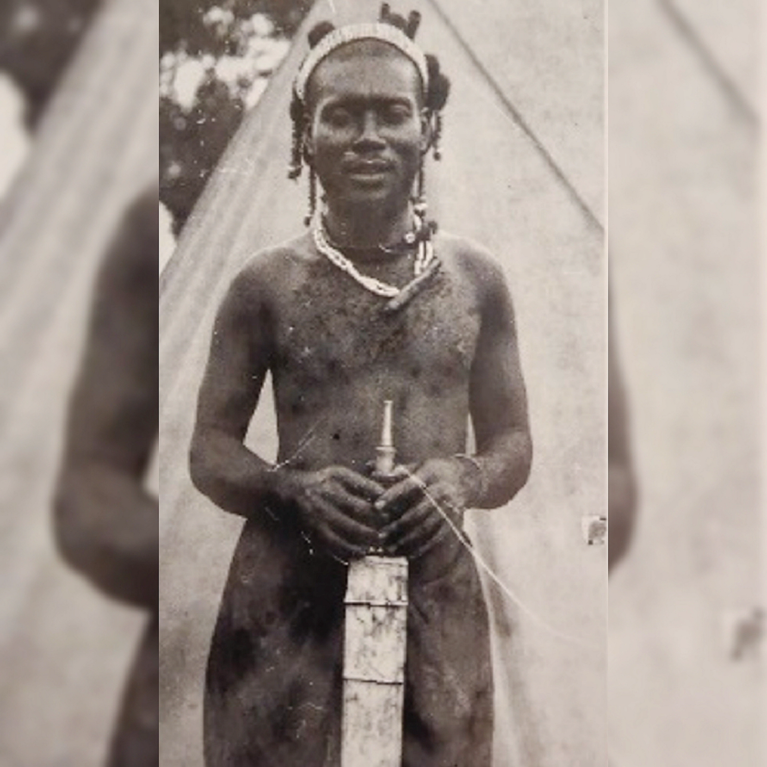 Yaka (Mbeeli Ya Phoko) Sword