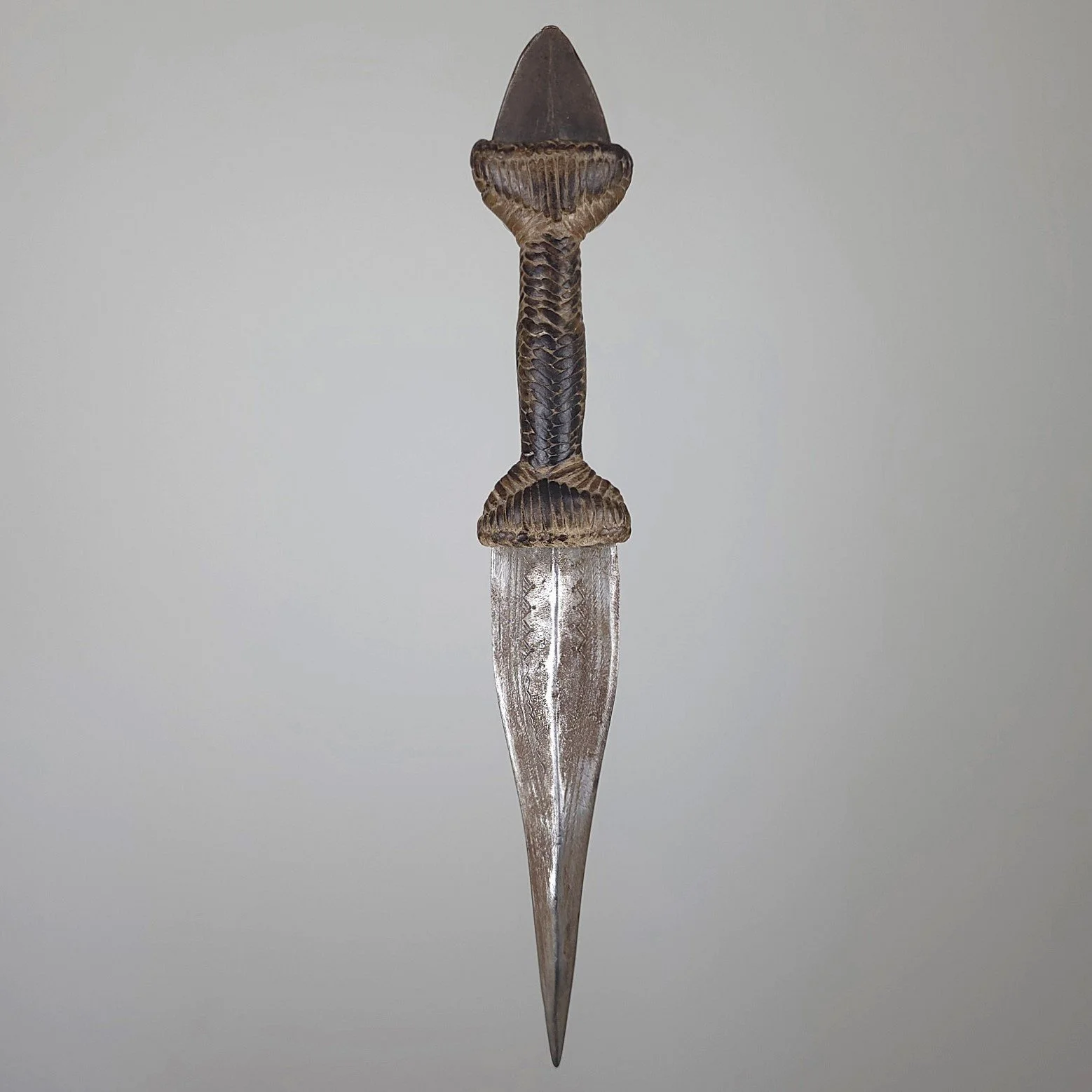 Toubou Arm Dagger