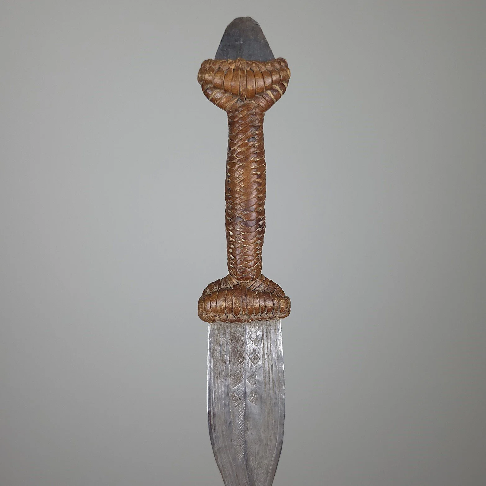 Toubou Arm Dagger